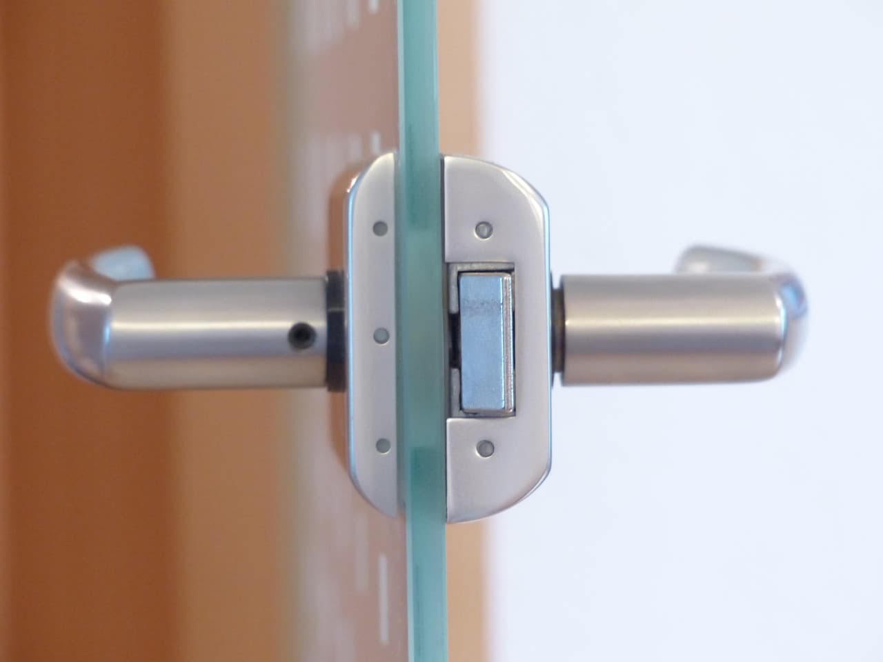 Comment renforcer la sécurité de votre porte d'entrée efficacement