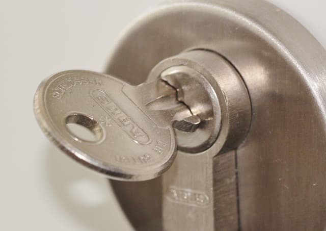 Comment choisir la meilleure serrure pour votre porte d'entrée